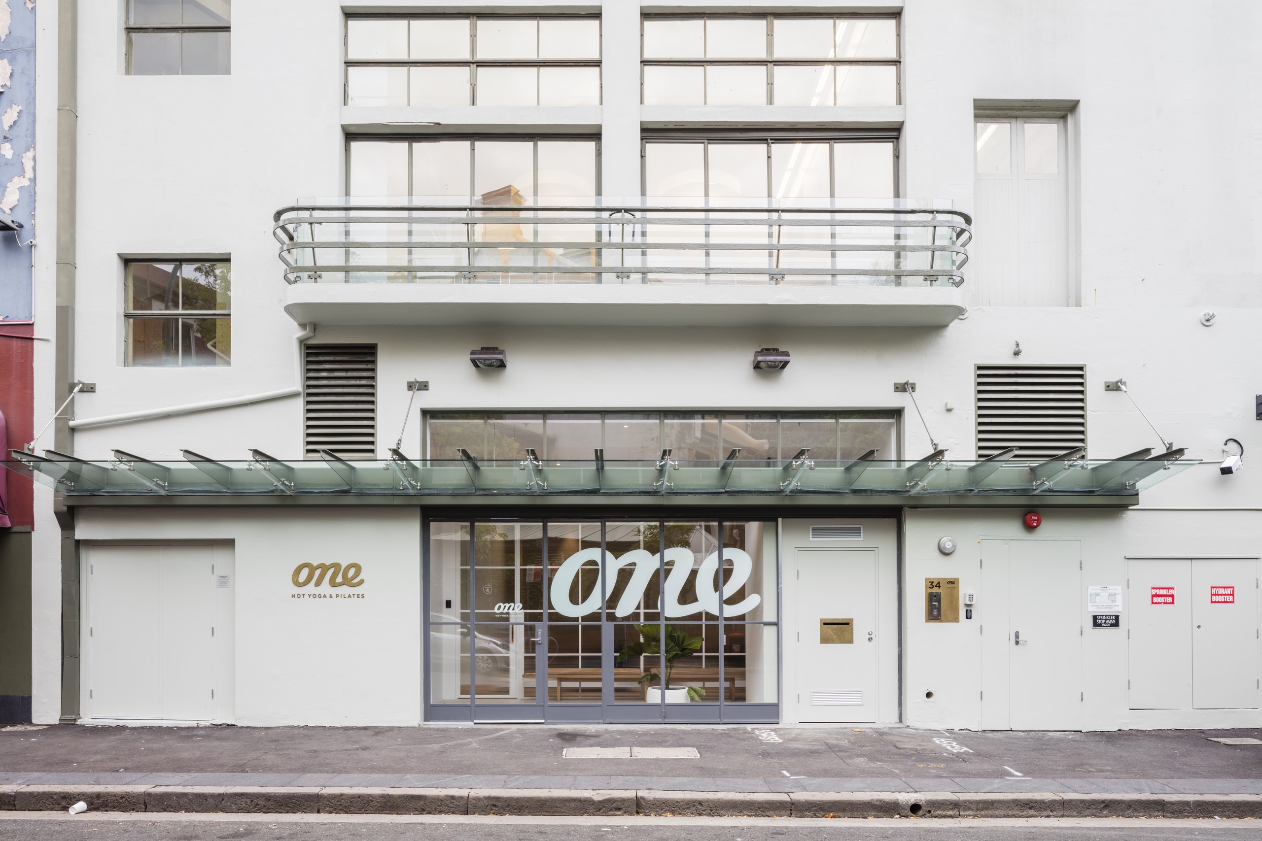 One Hot Yoga Kings Cross تصميم متجر