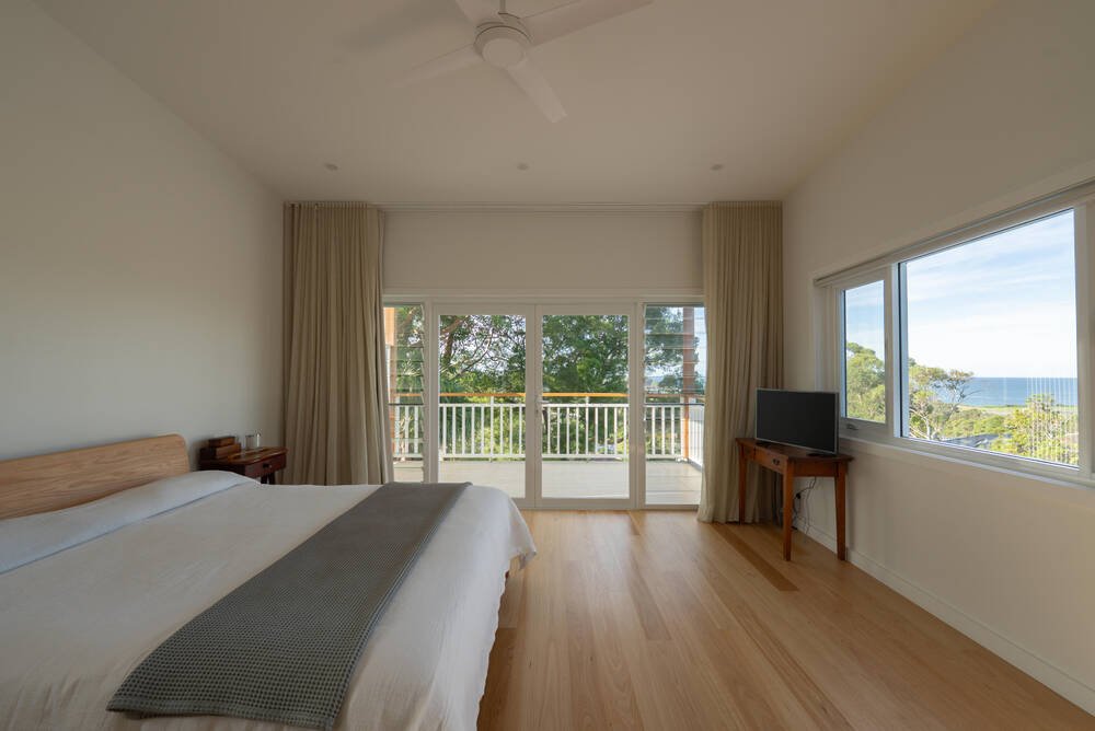 Warriewood 单层砖屋改建三层海景住宅