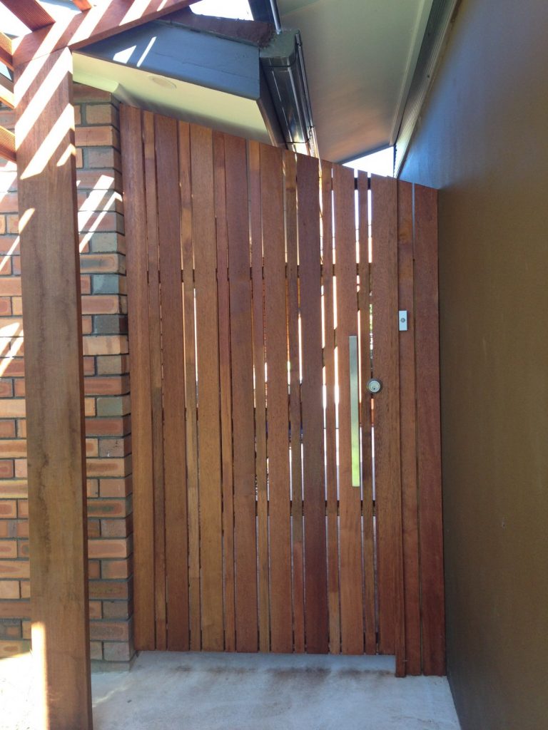 Baulkham Hills现代车库加建项目