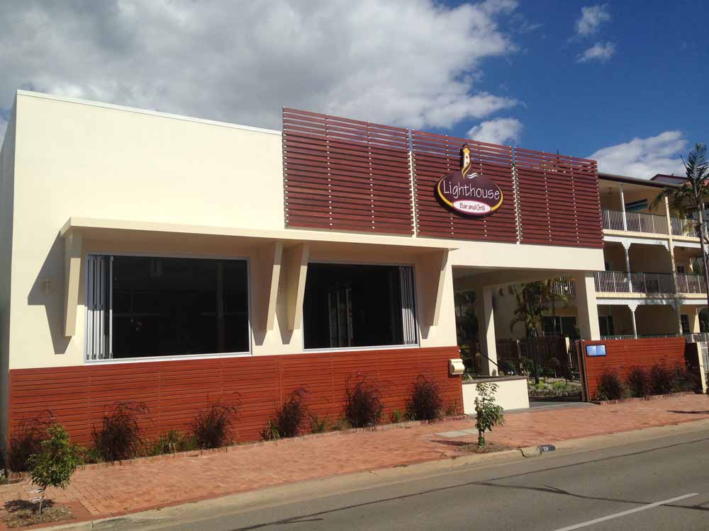 Lighthouse Bar & Grill 商业建筑改造