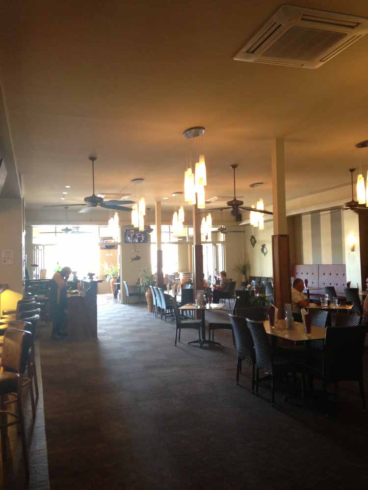 Lighthouse Bar & Grill 商业建筑改造