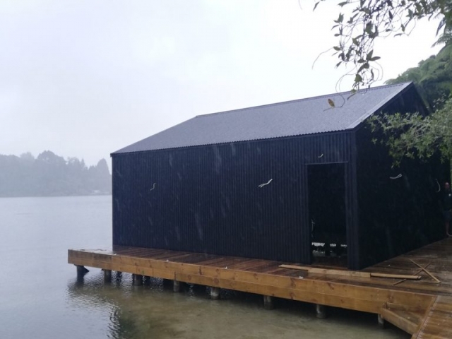 Te Karaka 湖畔船屋建造