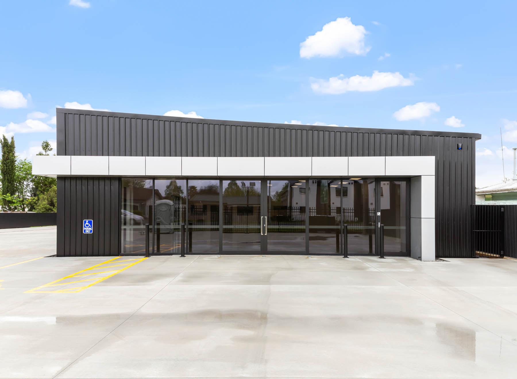 Westend Autos汽车展厅