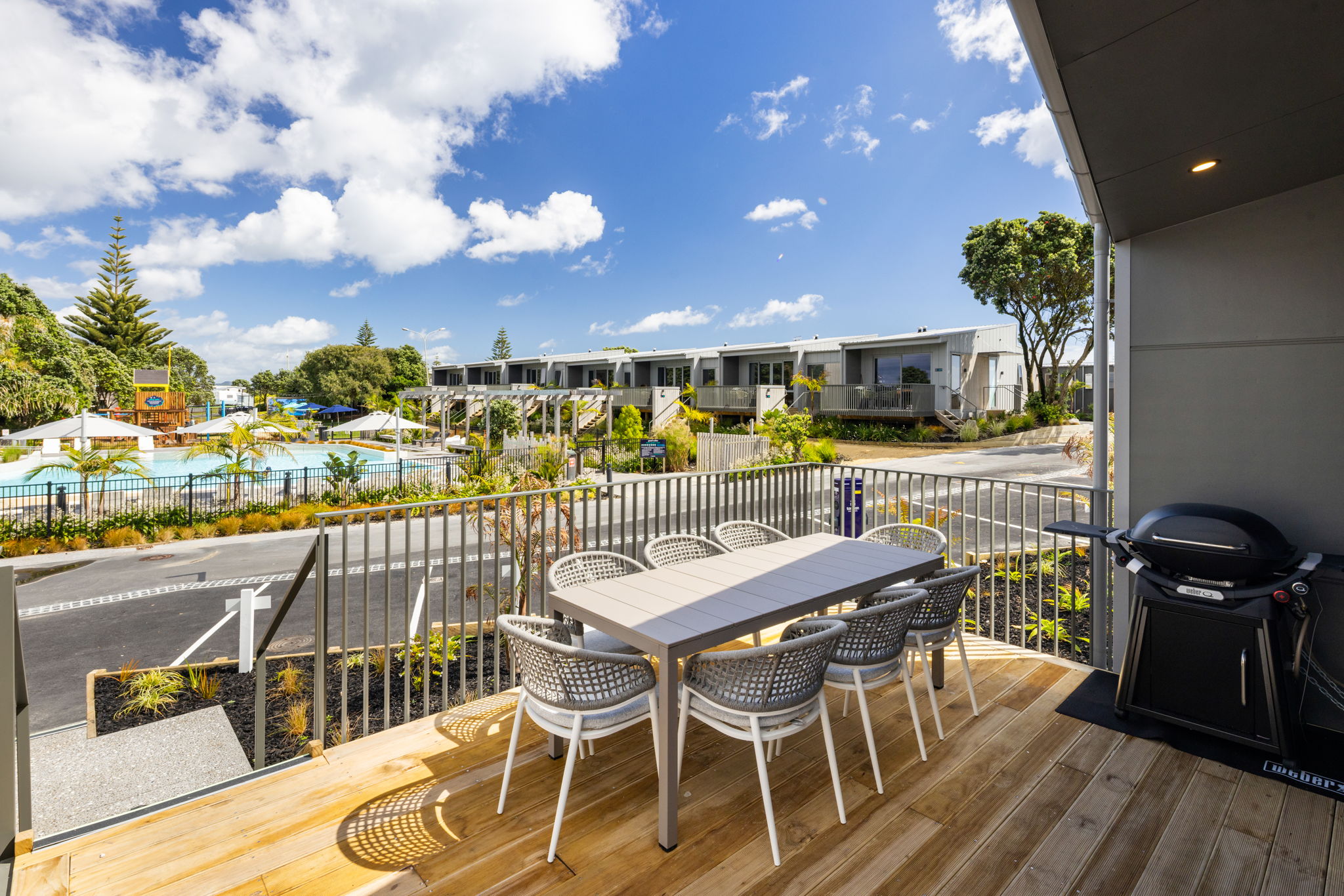 Tasman Tourism 泳池边住宿单元