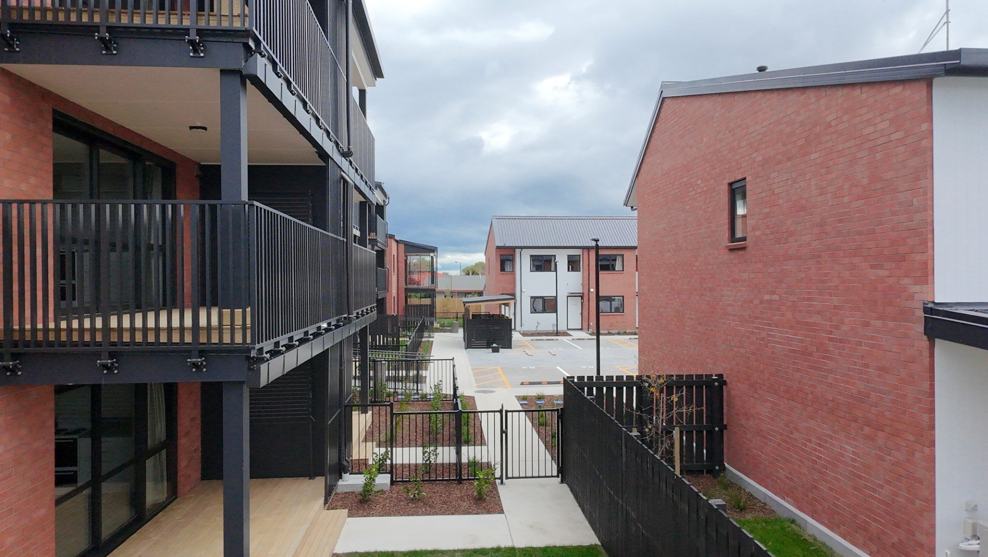 Barton Ave 多单元开发项目土建与景观工程