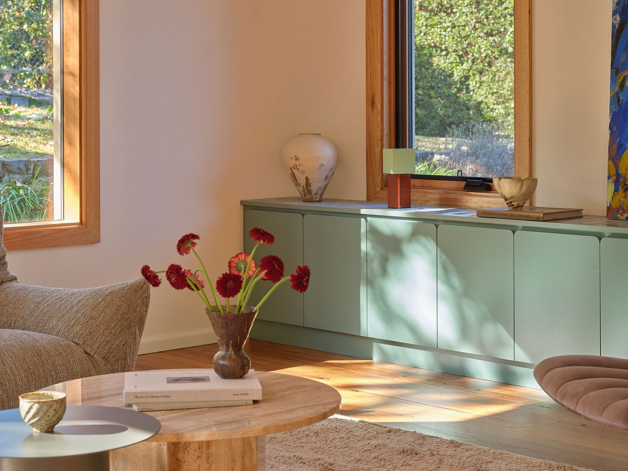 Hughes Central: A Renewed Old House in Canberra