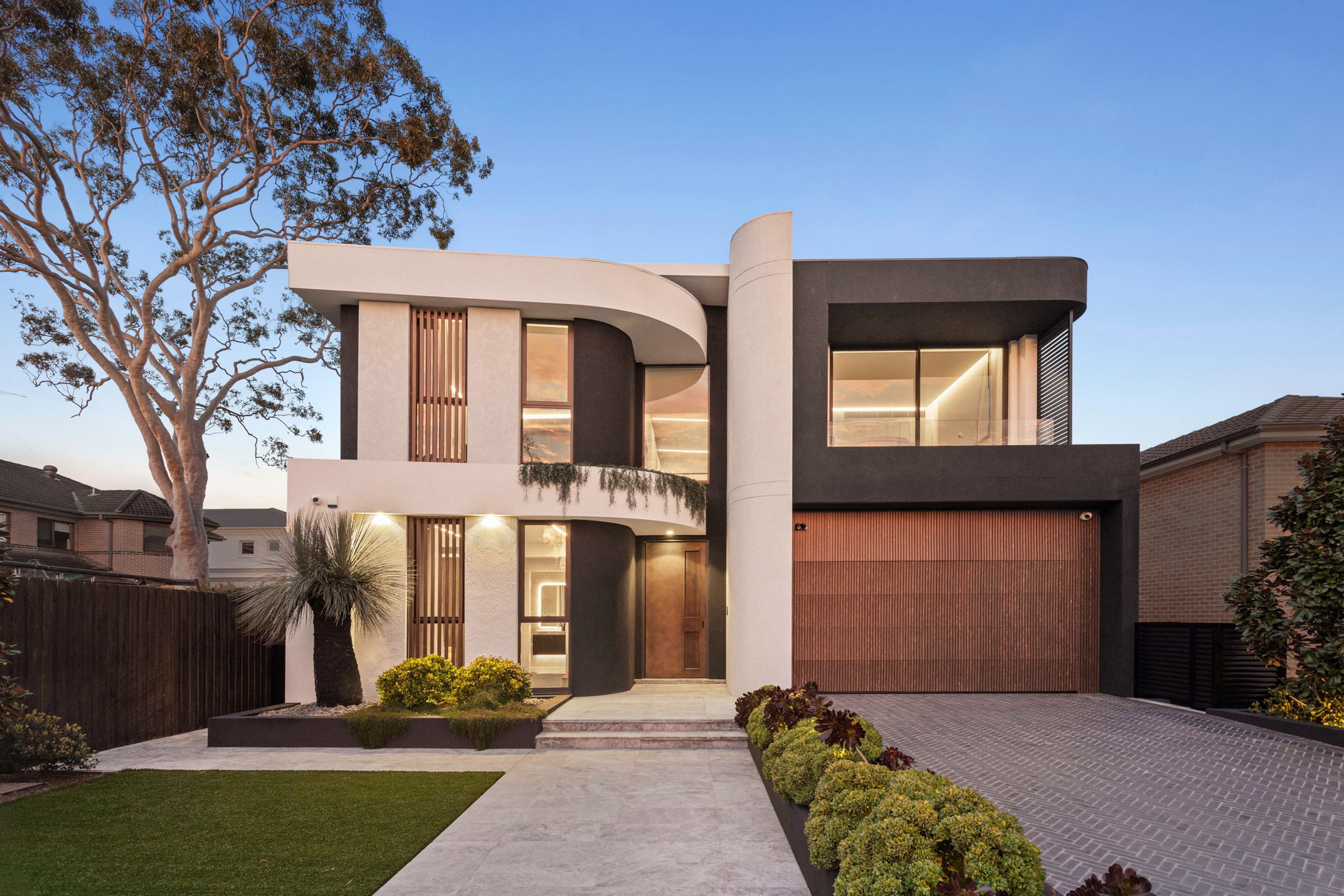 منزل Strathfield الحديث، يجمع بين الفخامة والبساطة