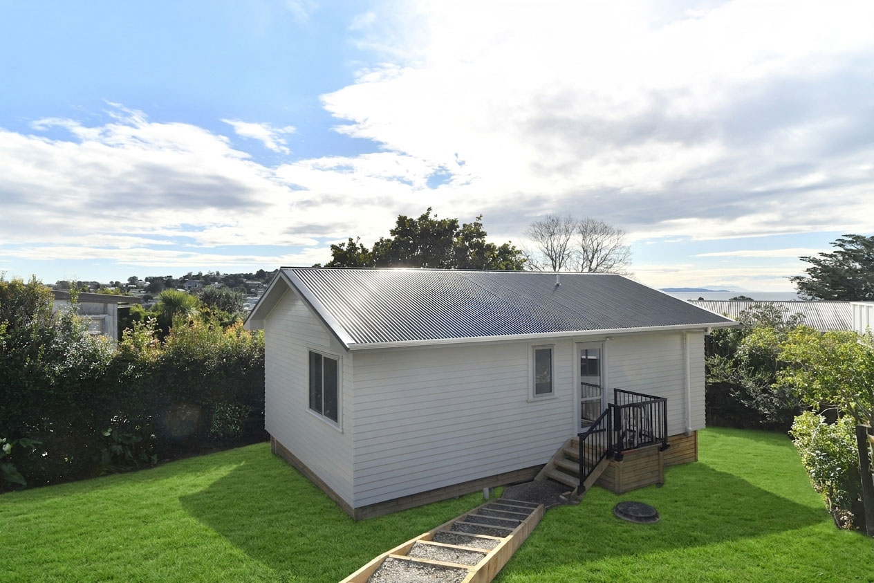 New backyard cottage in Whangāparoa, Auckland