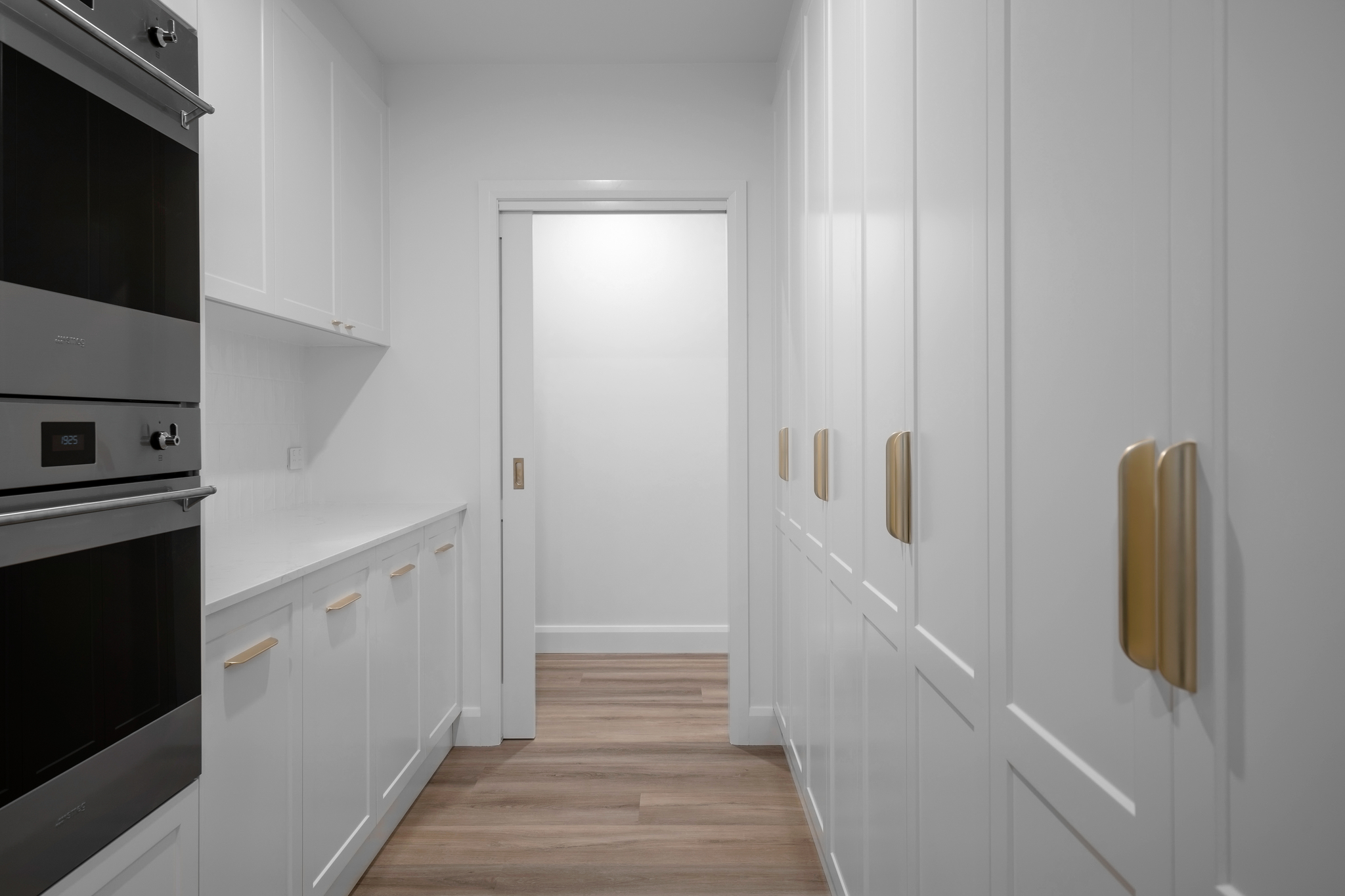 Peppermint: Hampton Style Custom Residence