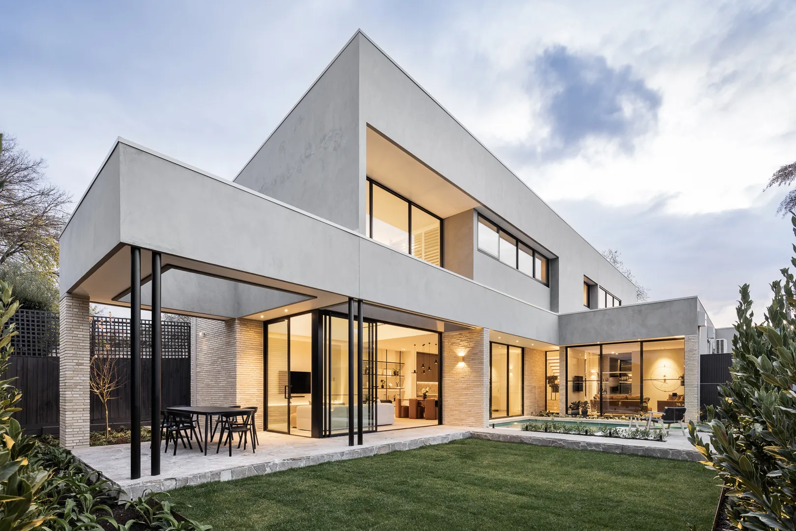Kew I: Luxury Standalone House Project