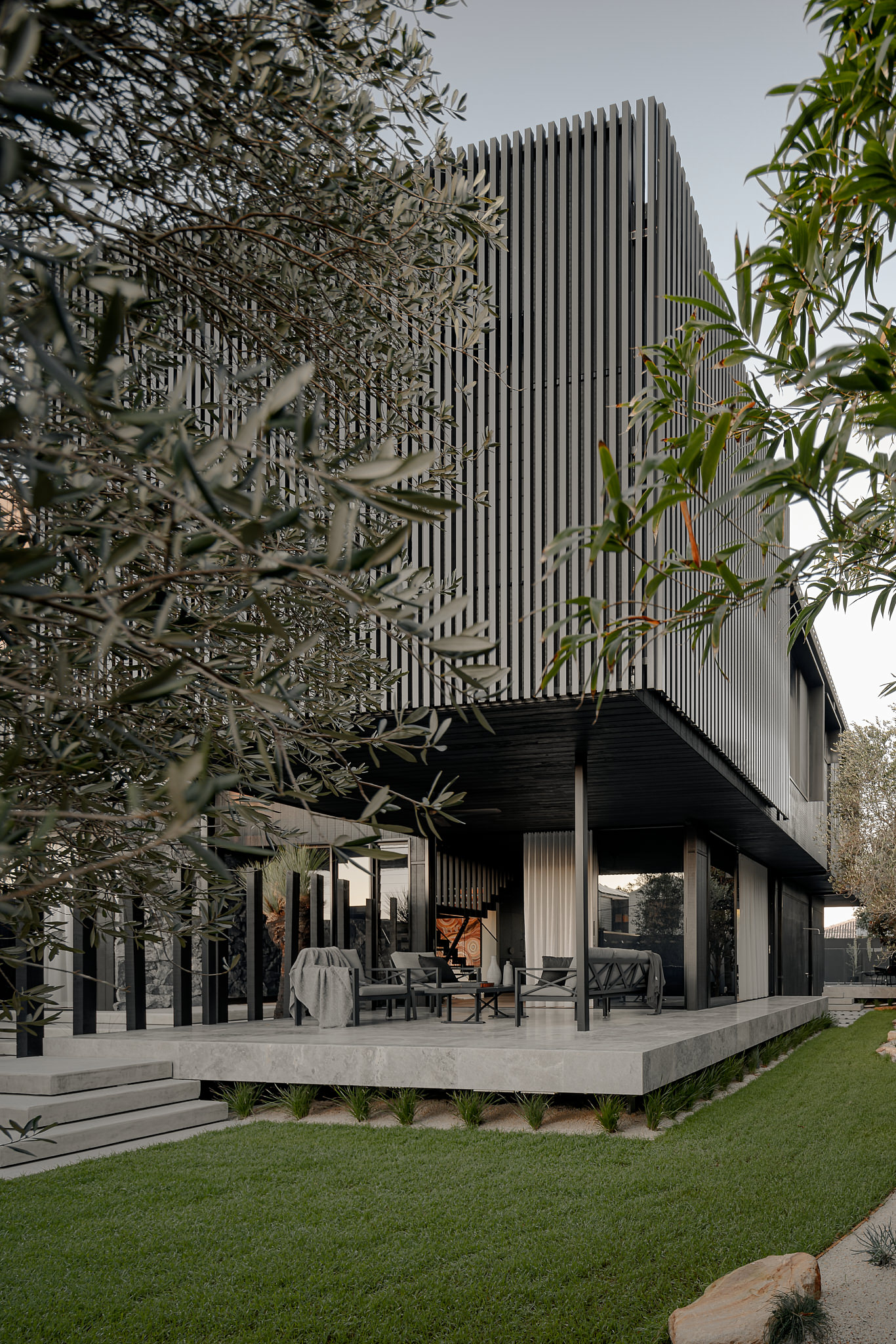 ONYX: Denawen St Detached House