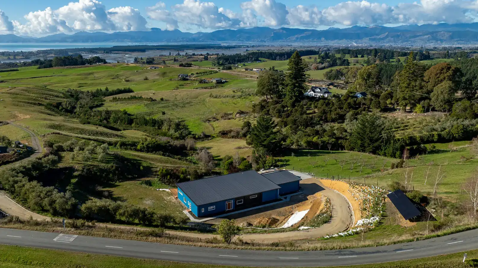 Blue House, Upper Moutere, exposed aggregate concrete floor