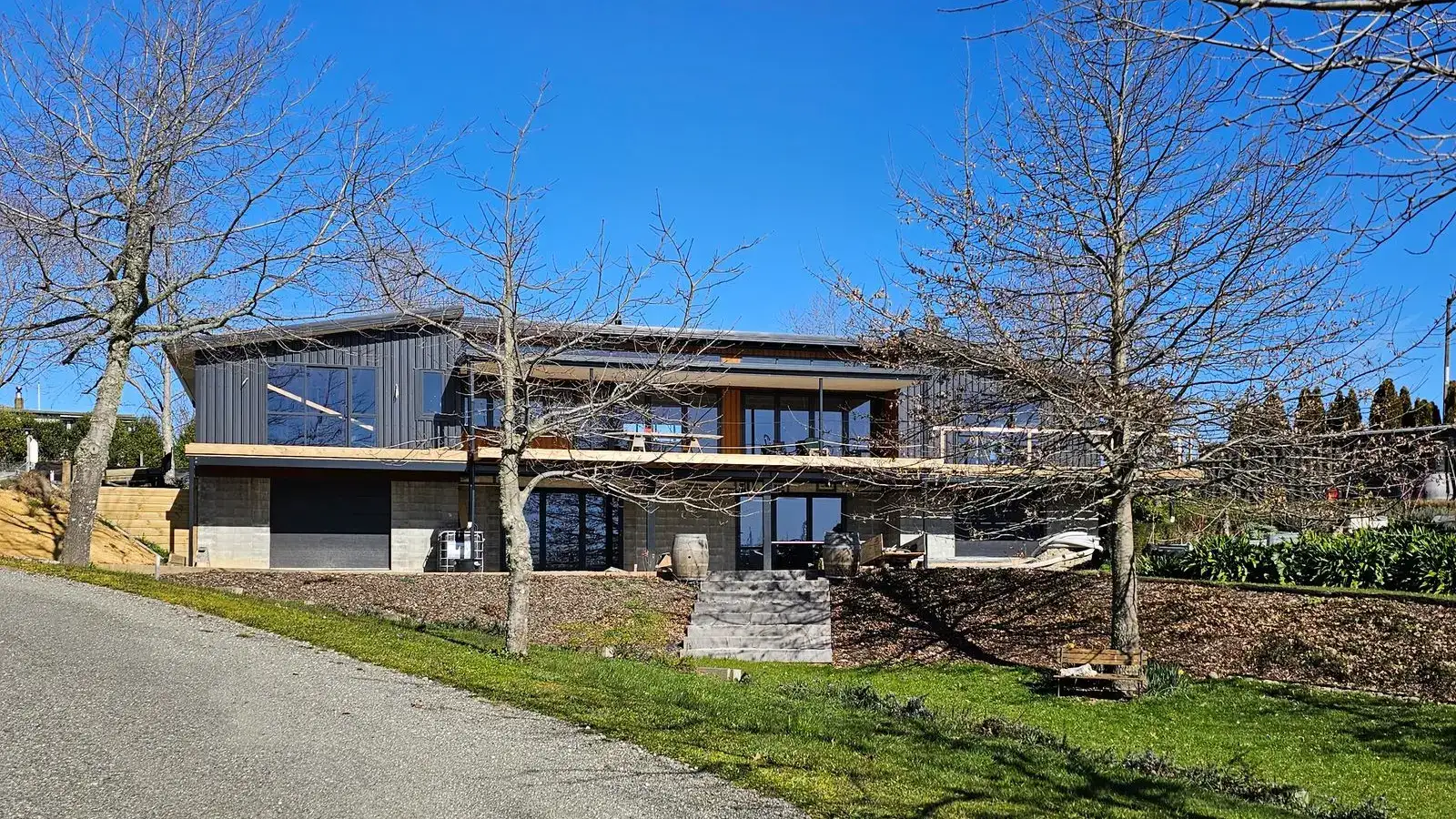 Tasman Pippin Lane Split-Level Residence