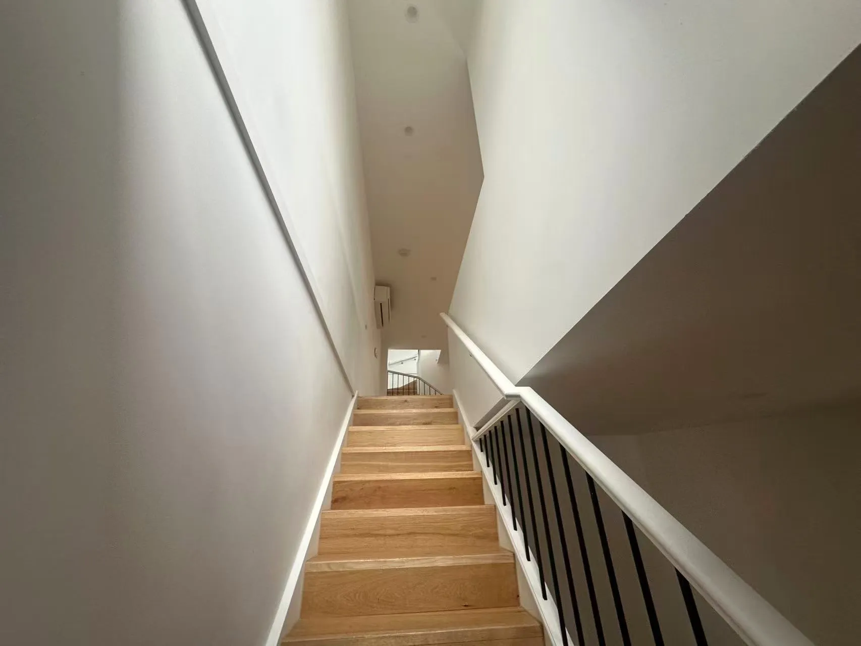 Four Three-Storey Townhouses Project in Reservoir