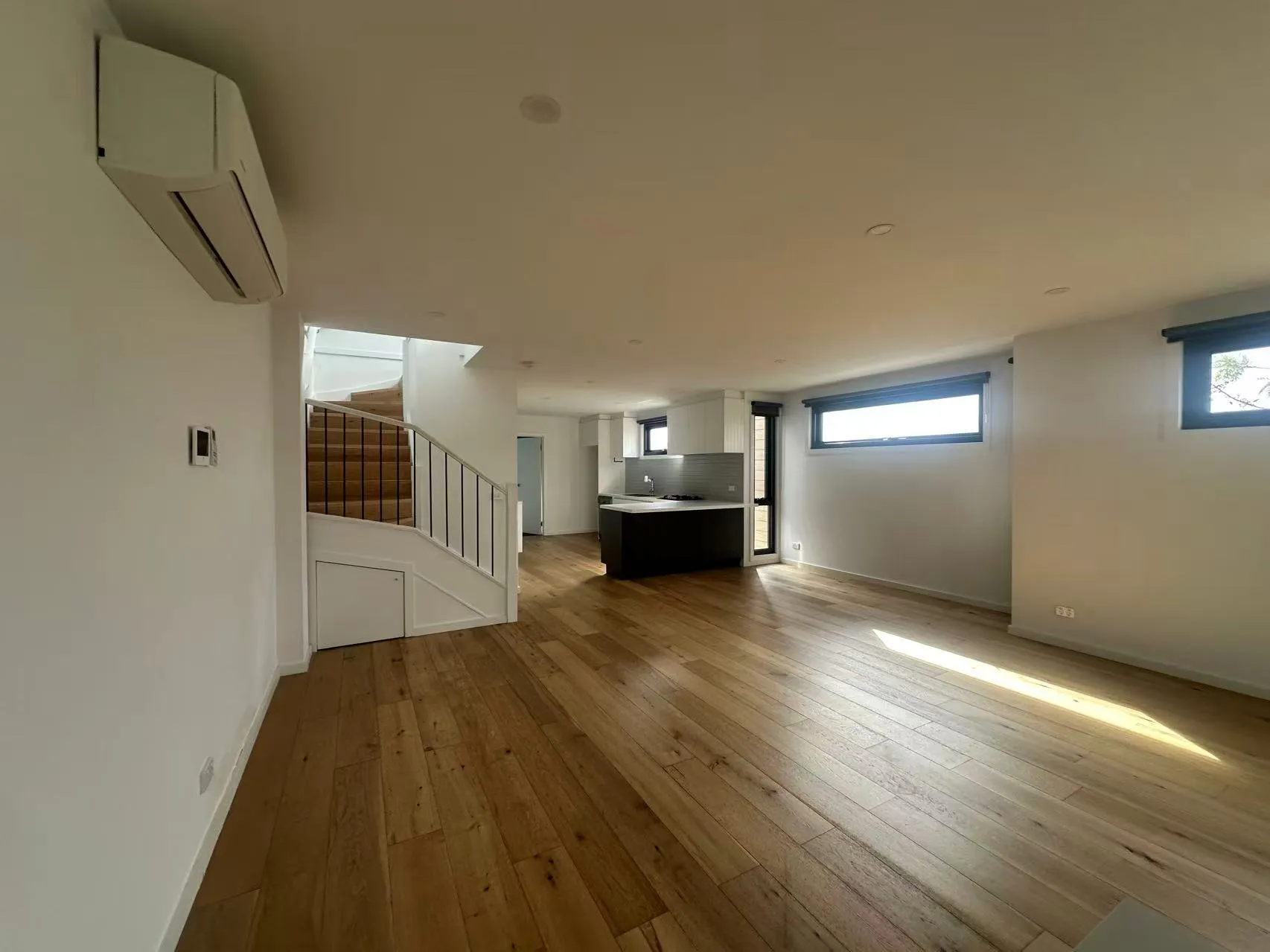 Four Three-Storey Townhouses Project in Reservoir