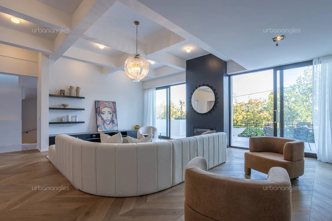 Caulfield South Custom Family Home
