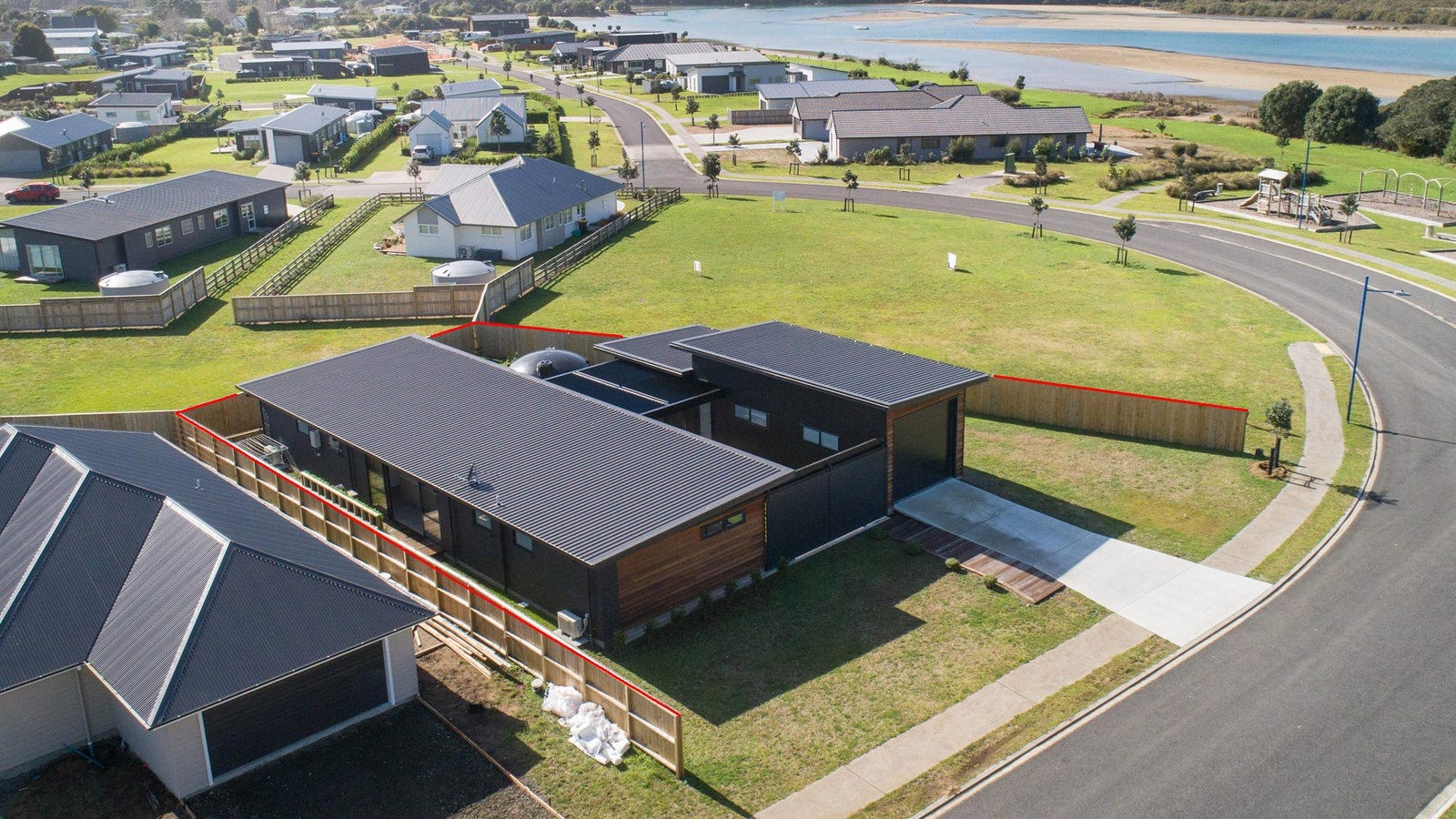 Cooks Beach New Residence