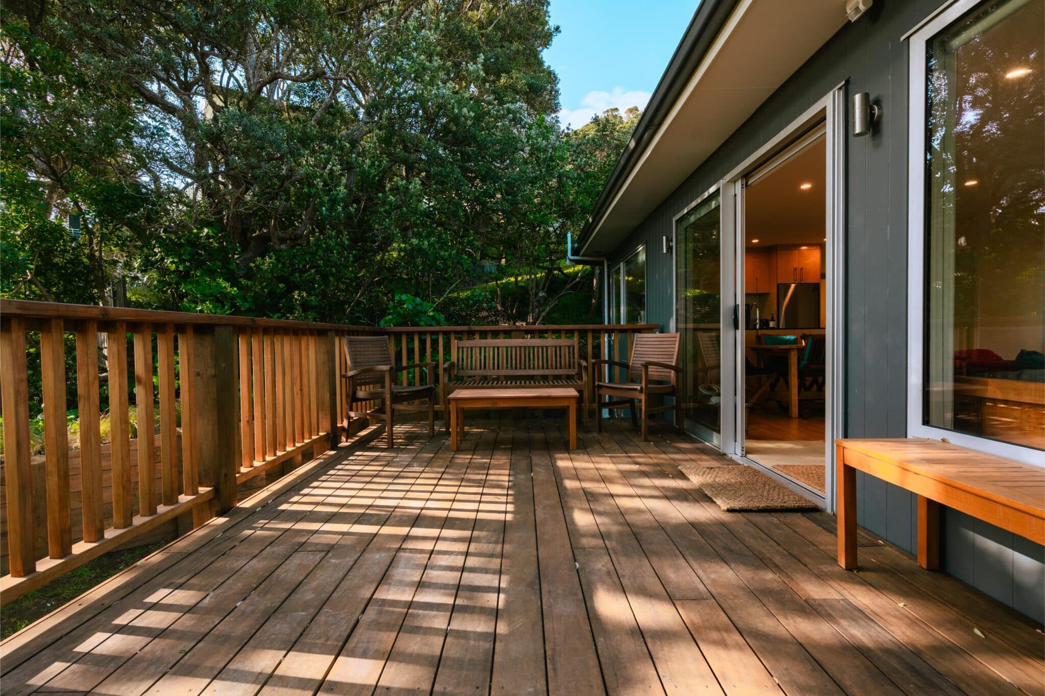 North Piha 海边小屋整体翻新加建