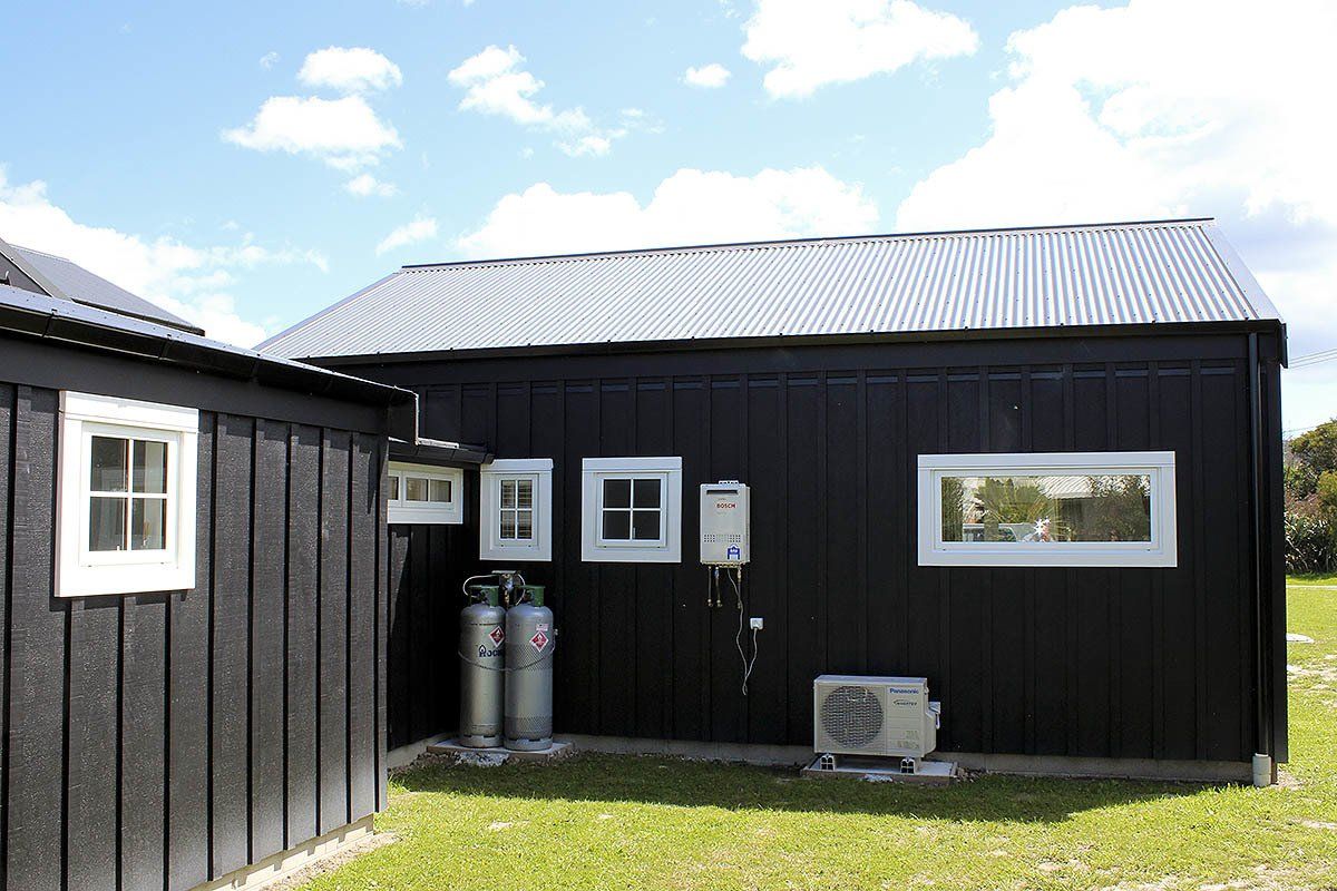 Matakana Barn Style Plywood Guesthouse