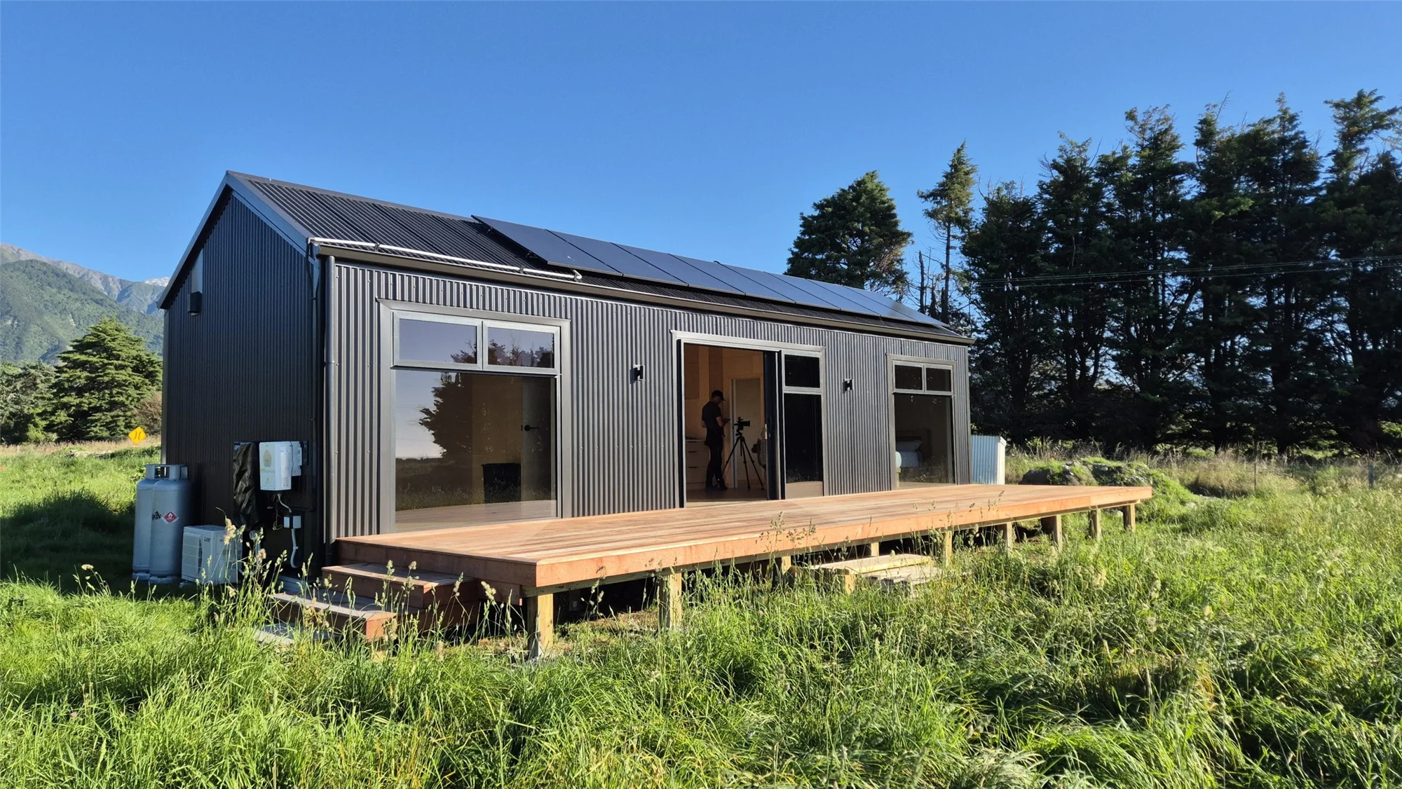 Two movable cabins at Kaikōura beachside