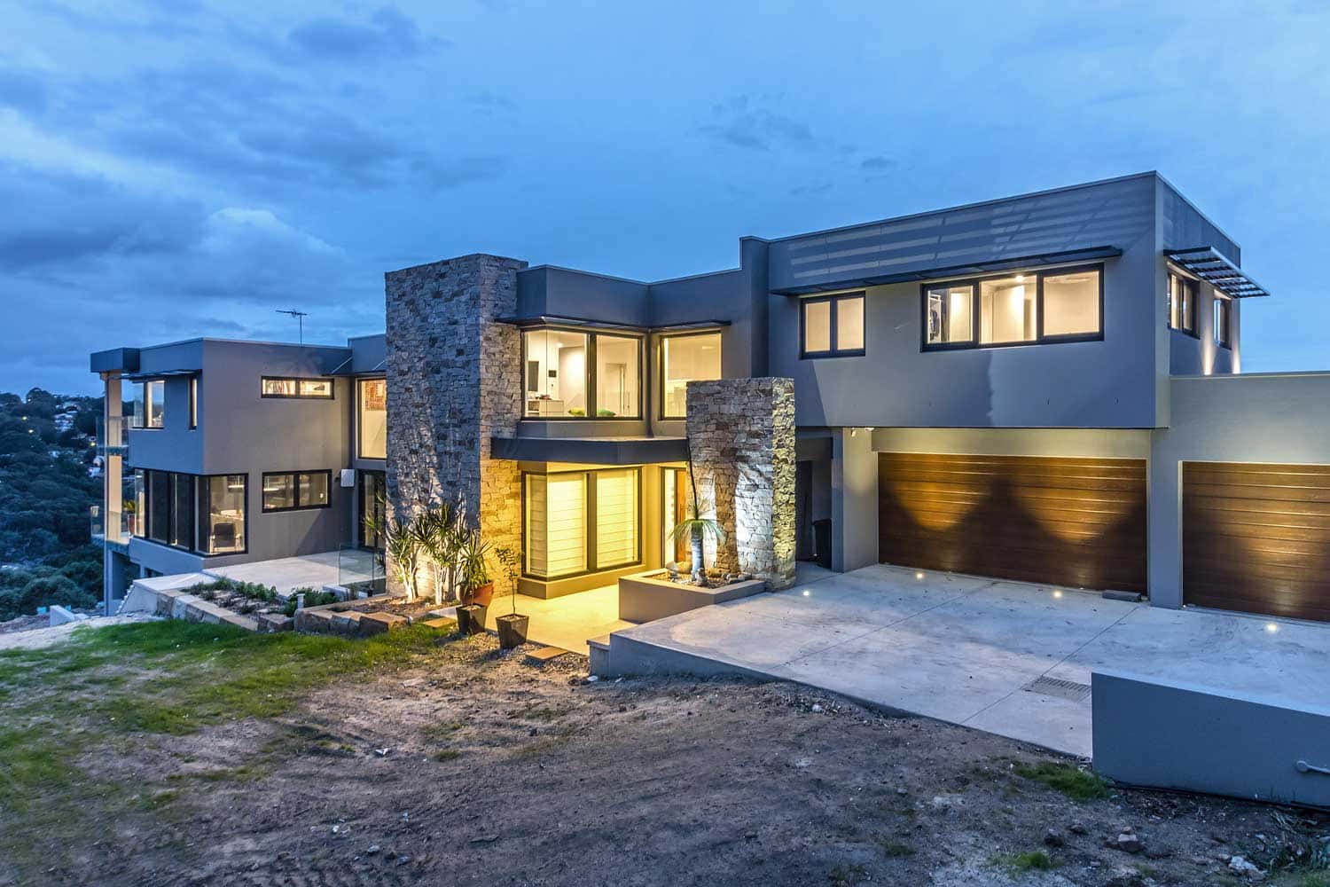 Prestigious Residence The Bec, Three-Level Water Feature Design