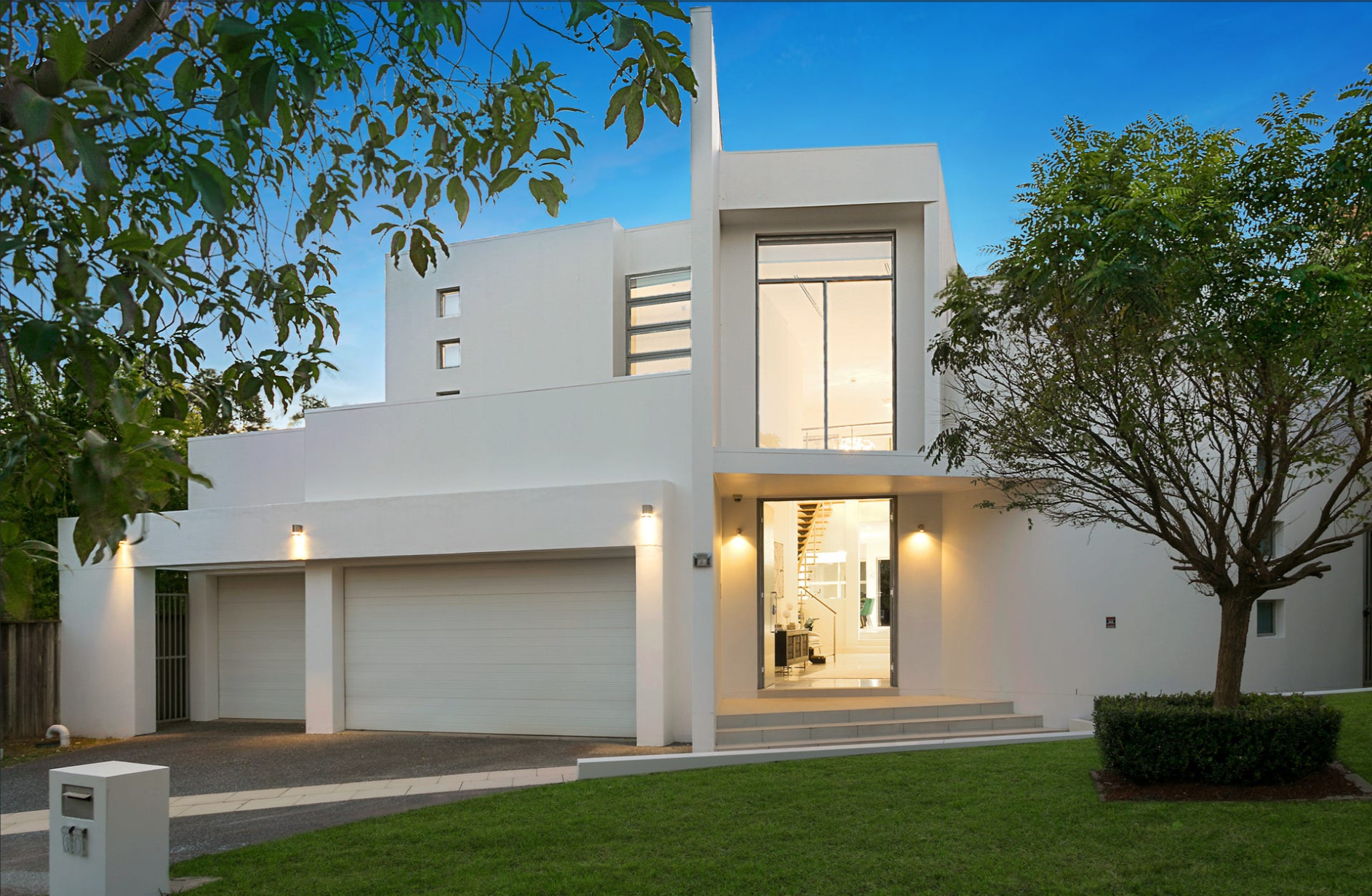 Prestigious Residence The Bec, Three-Level Water Feature Design