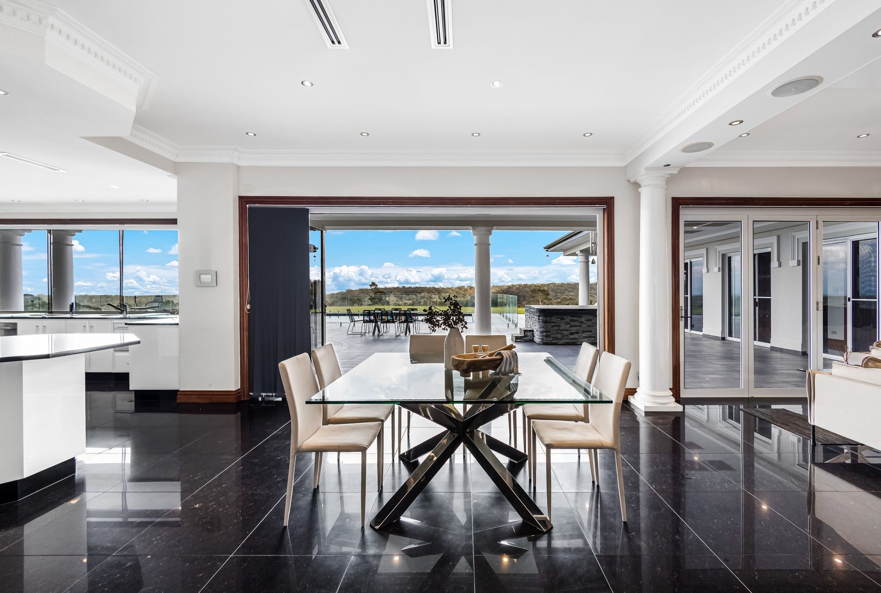 Biệt thự sang trọng ngắm cảnh Blue Mountains tại Glenorie