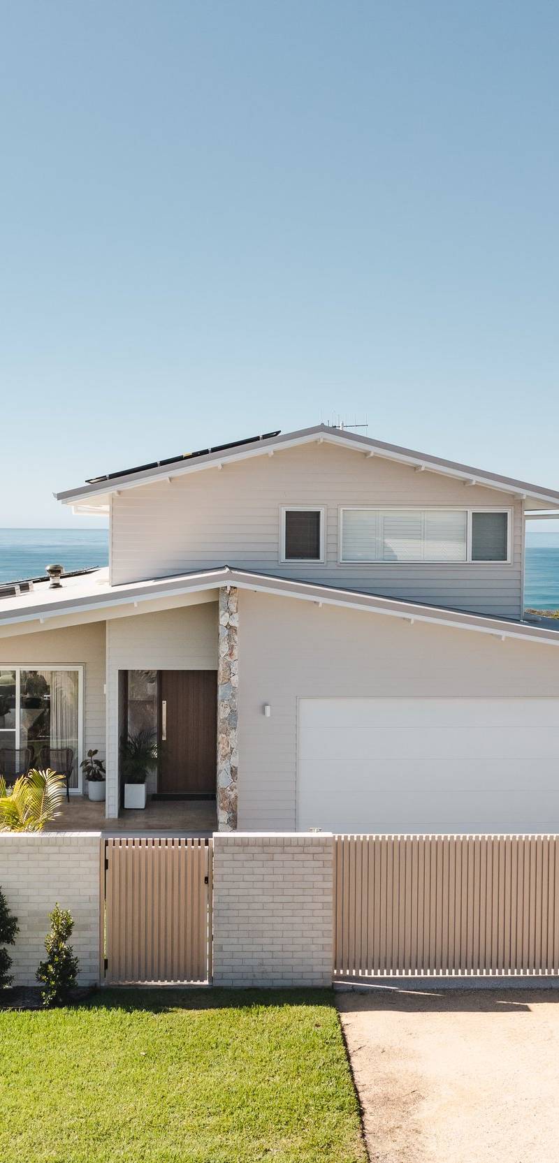 Ocean Drive Project: Custom Seaside Home on a Steep Sloping Block