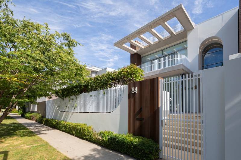 Kingston Nhà Phố Ba Tầng Hoàn Toàn Cải Tạo
