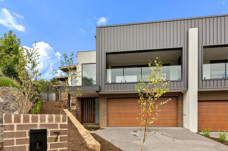 Chifley, Wurth Pl Semi-Detached Residence