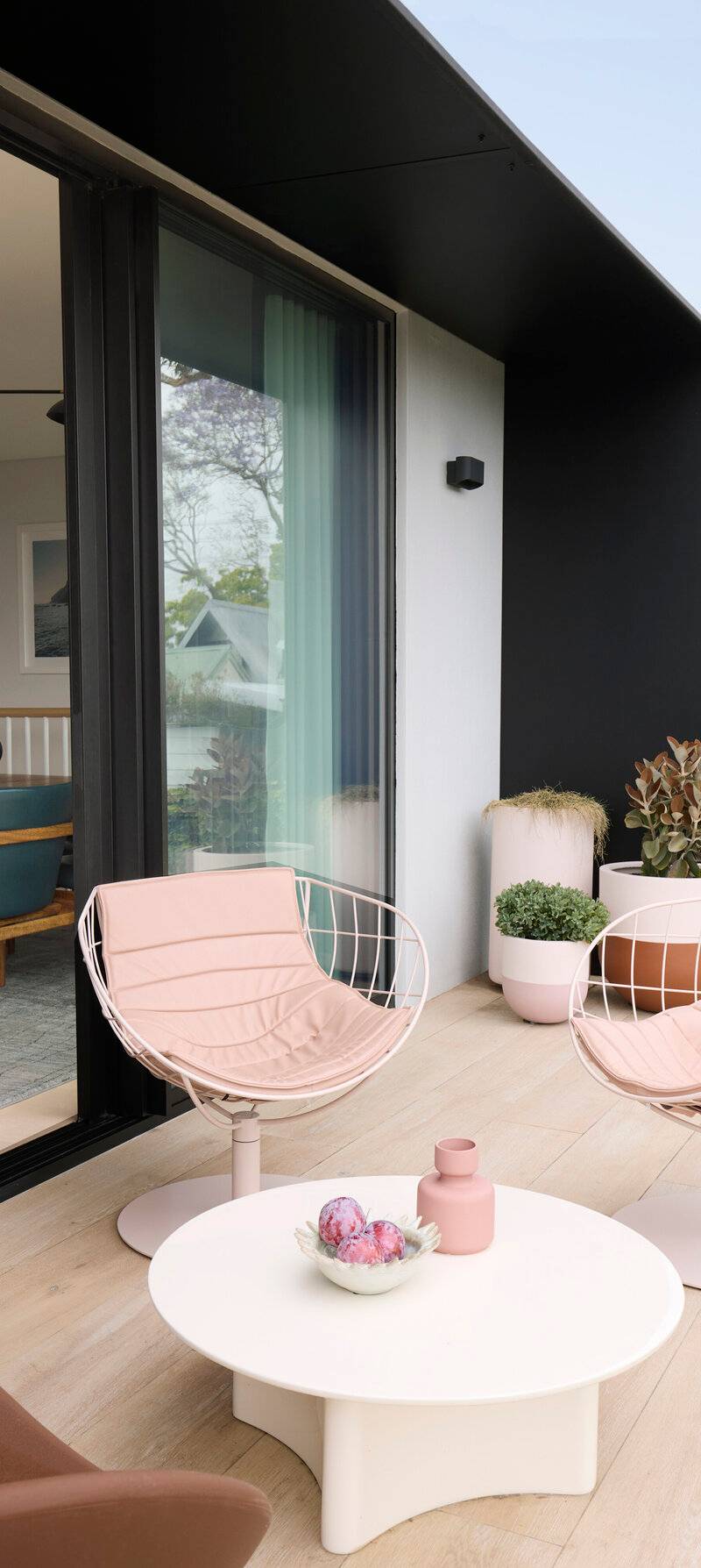 A Californian Dream Reborn from an Old Lilyfield Home