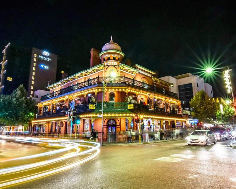 珀斯Brass Monkey Hotel锌板穹顶屋面