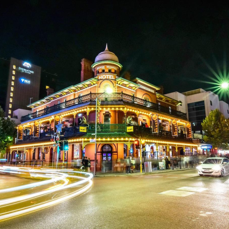 Perth Brass Monkey Hotel 아연 타일 돔형 지붕
