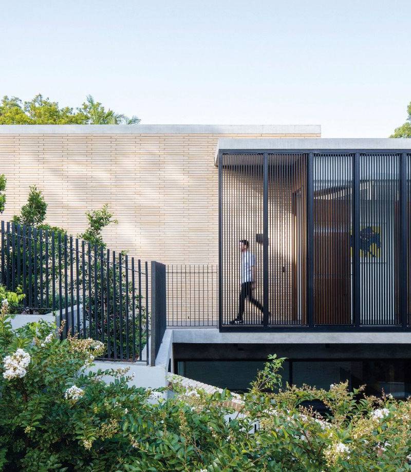 Balmoral House: Stacked Concrete Residence
