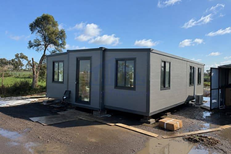 Lara 30ft Expand Small House Project