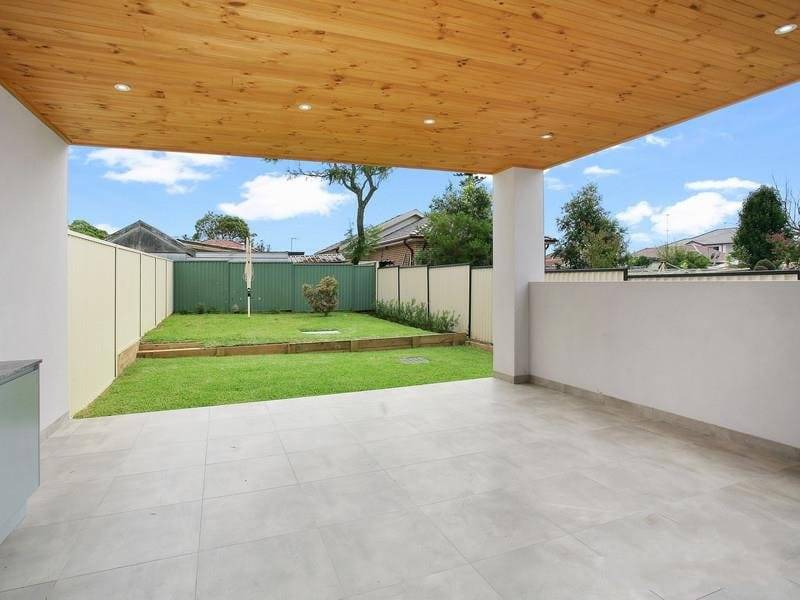 فيلا مزدوجة حديثة في Merrylands