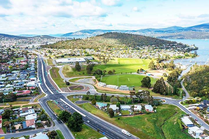 East Derwent Highway 도로 확장 공사