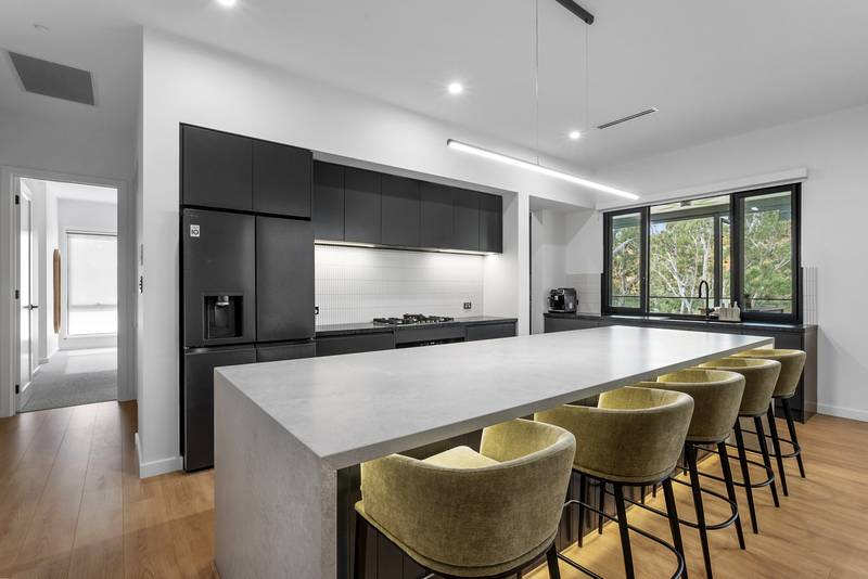 2 Walker Flat: Stilted Residence on Murray River