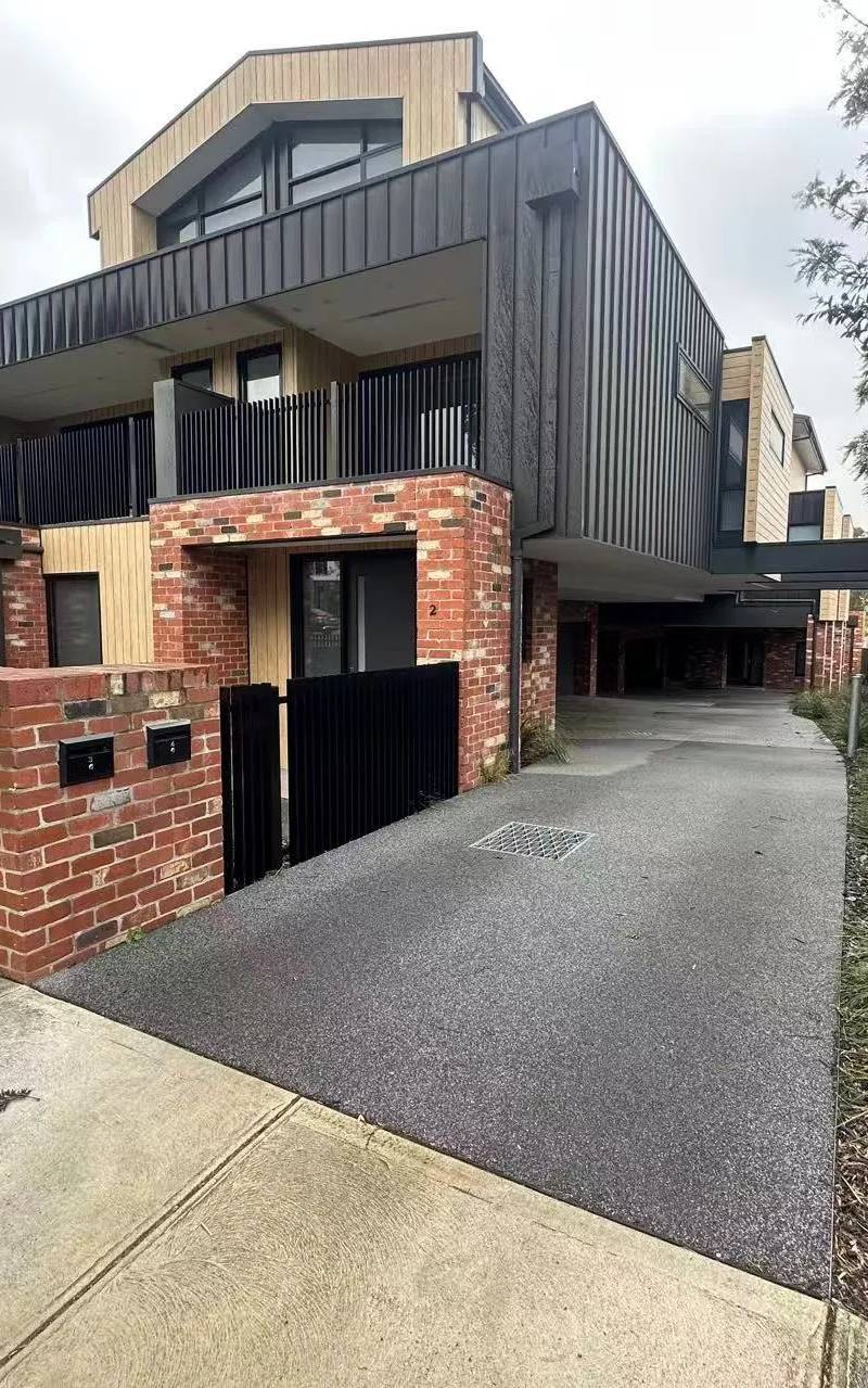 Four Three-Storey Townhouses Project in Reservoir
